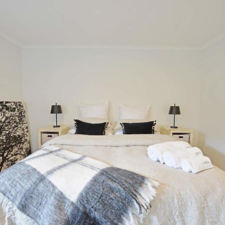 Вилла Escape To High End Comforts On Riverton Маунт-Маунгани Экстерьер фото