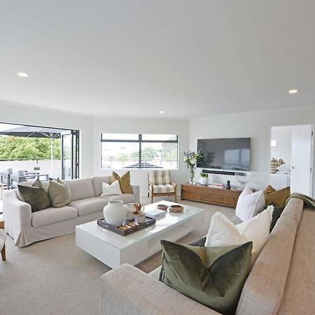 Вилла Escape To High End Comforts On Riverton Маунт-Маунгани Экстерьер фото