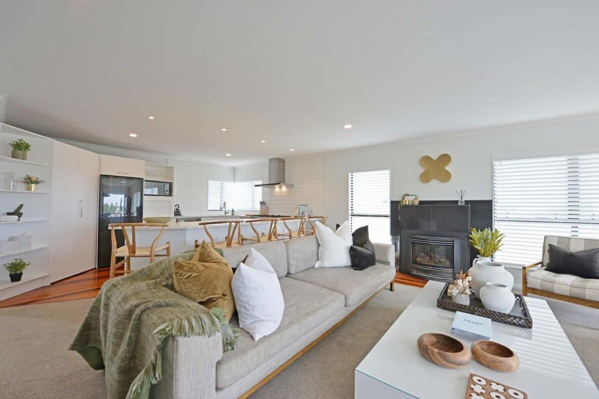 Вилла Escape To High End Comforts On Riverton Маунт-Маунгани Экстерьер фото