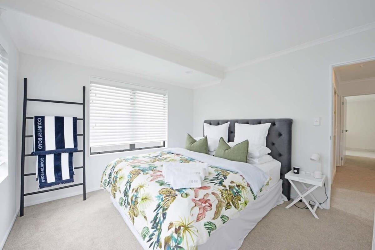 Вилла Escape To High End Comforts On Riverton Маунт-Маунгани Экстерьер фото