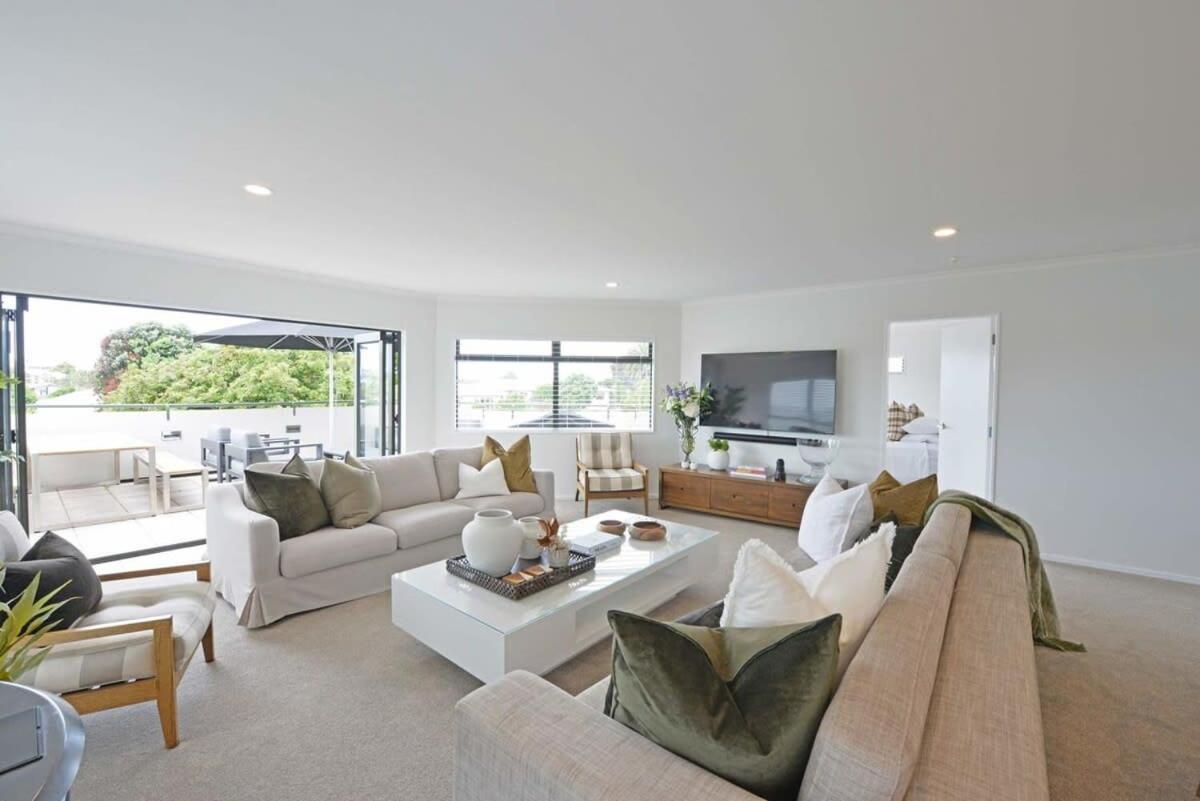 Вилла Escape To High End Comforts On Riverton Маунт-Маунгани Экстерьер фото