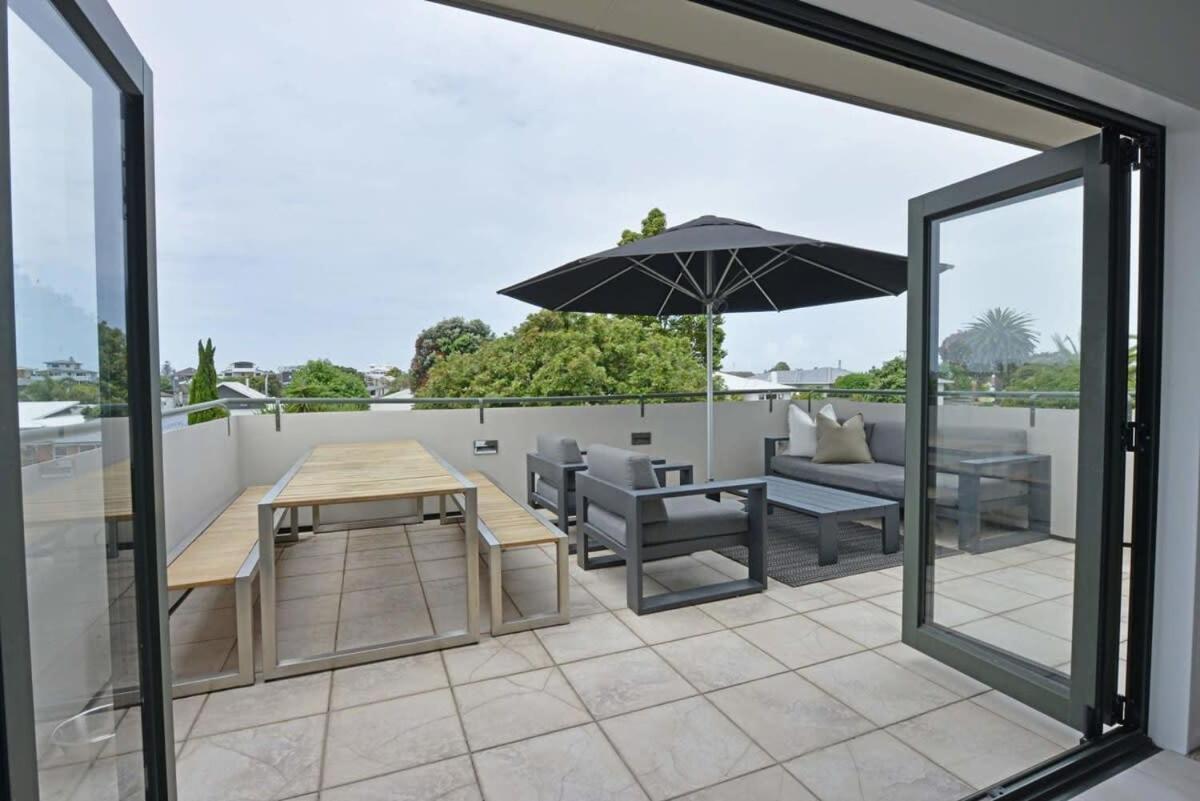 Вилла Escape To High End Comforts On Riverton Маунт-Маунгани Экстерьер фото
